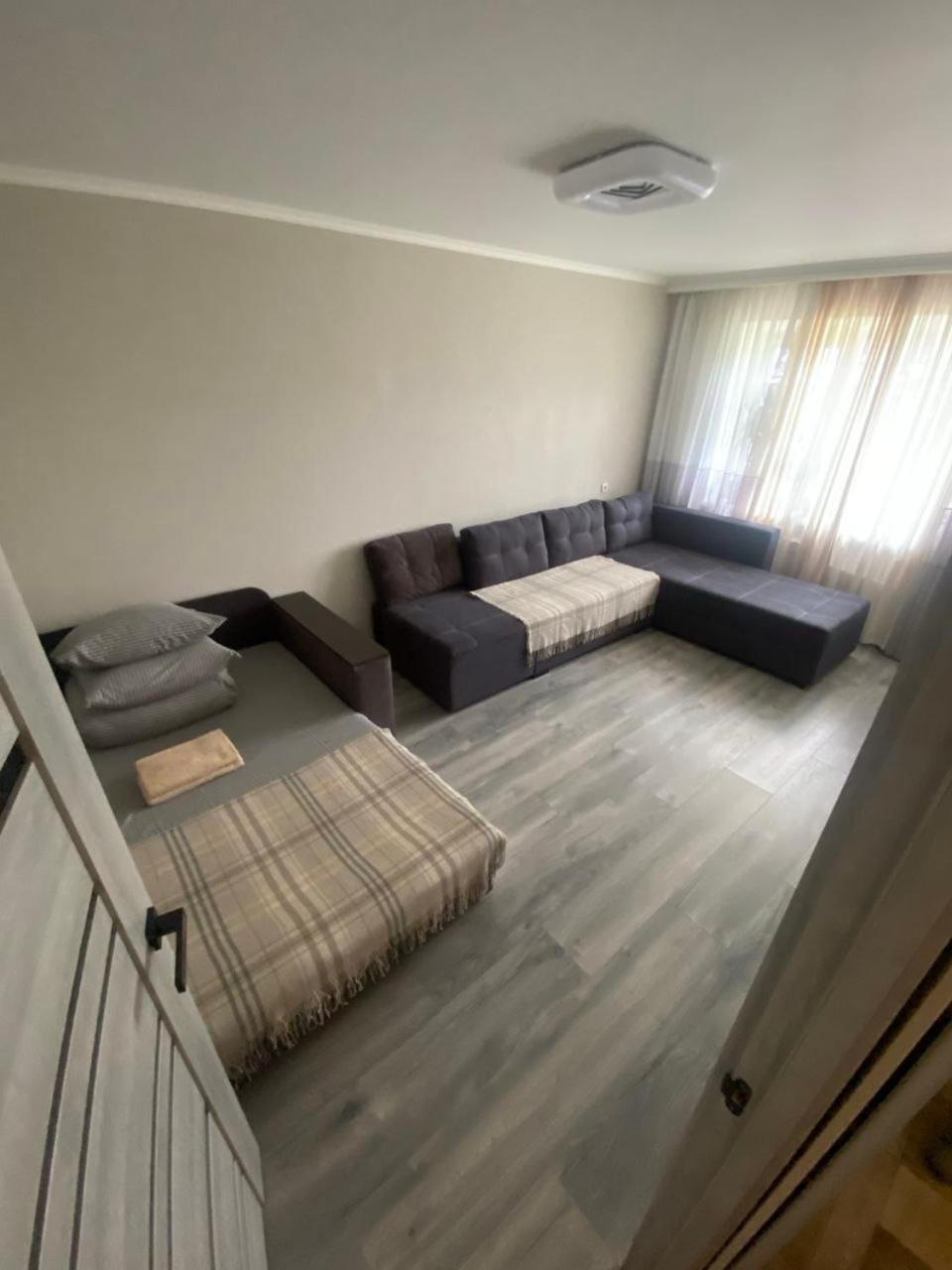 Inn Khlibodarskiy Khlibodarske المظهر الخارجي الصورة